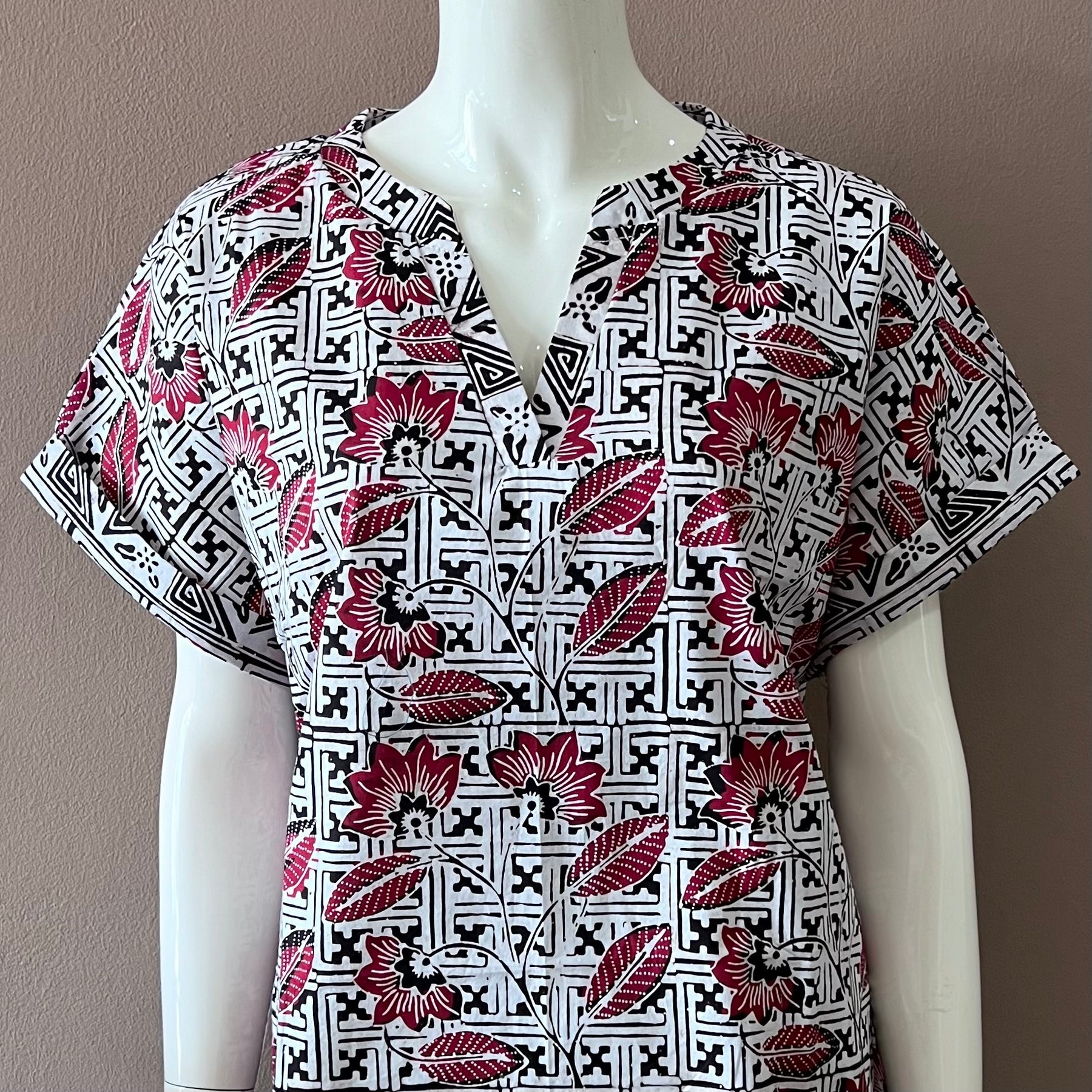 V Neck Short Sleeve Top - XL