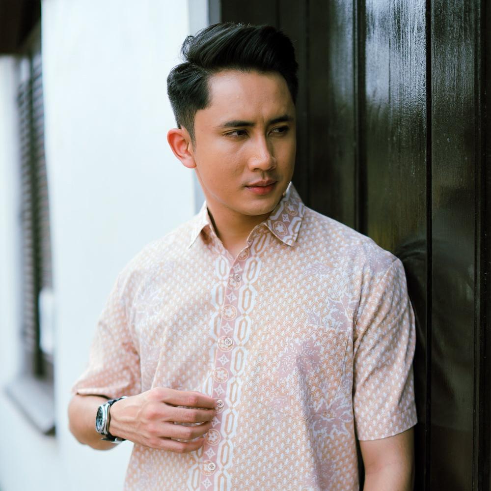 Regular Batik Men's Short Sleeve Shirt