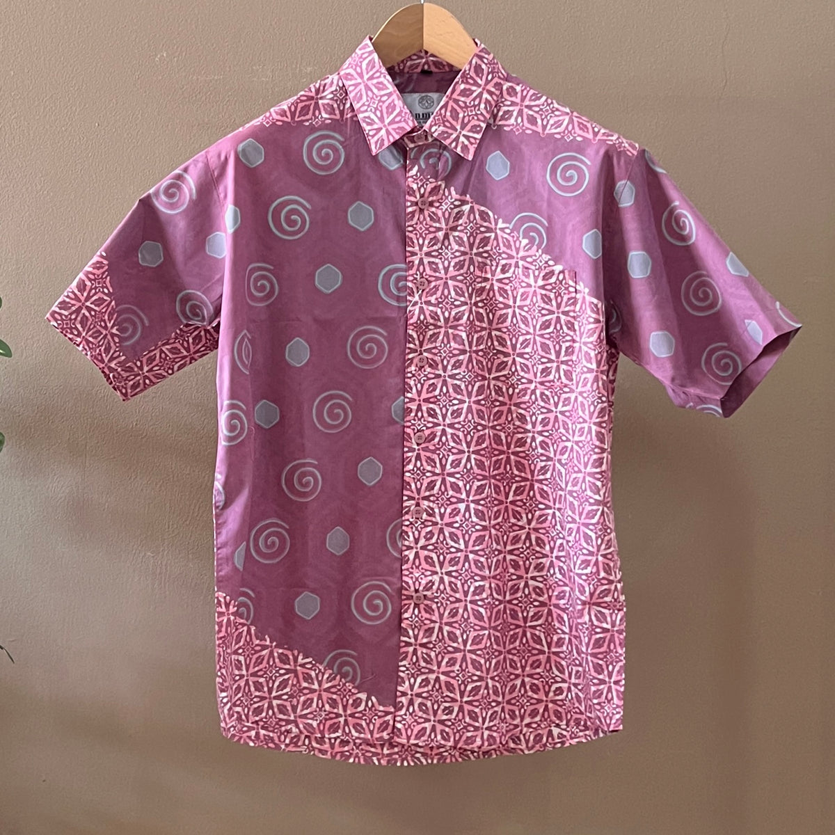 Batik Men's Short Sleeve Shirt