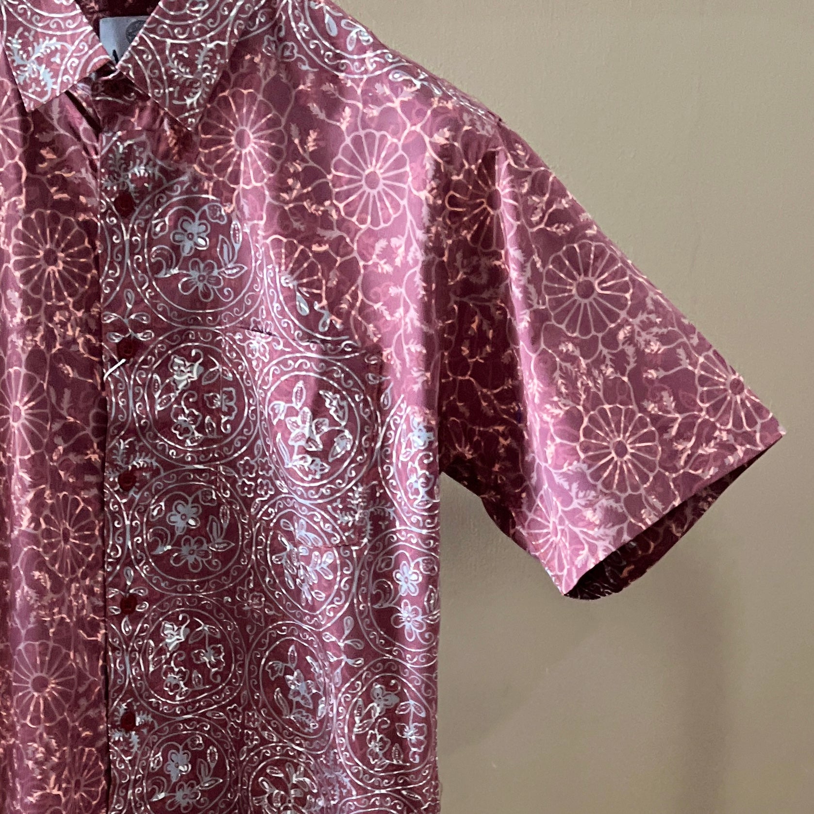 Batik Men's Short Sleeve Shirt