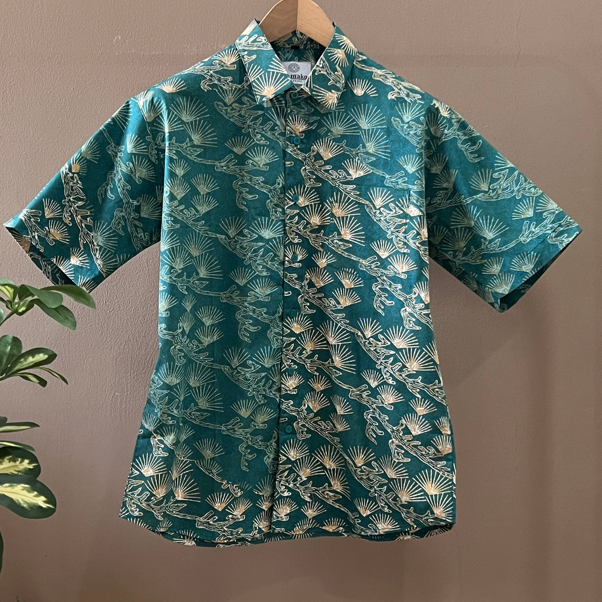 Batik Men's Short Sleeve Shirt