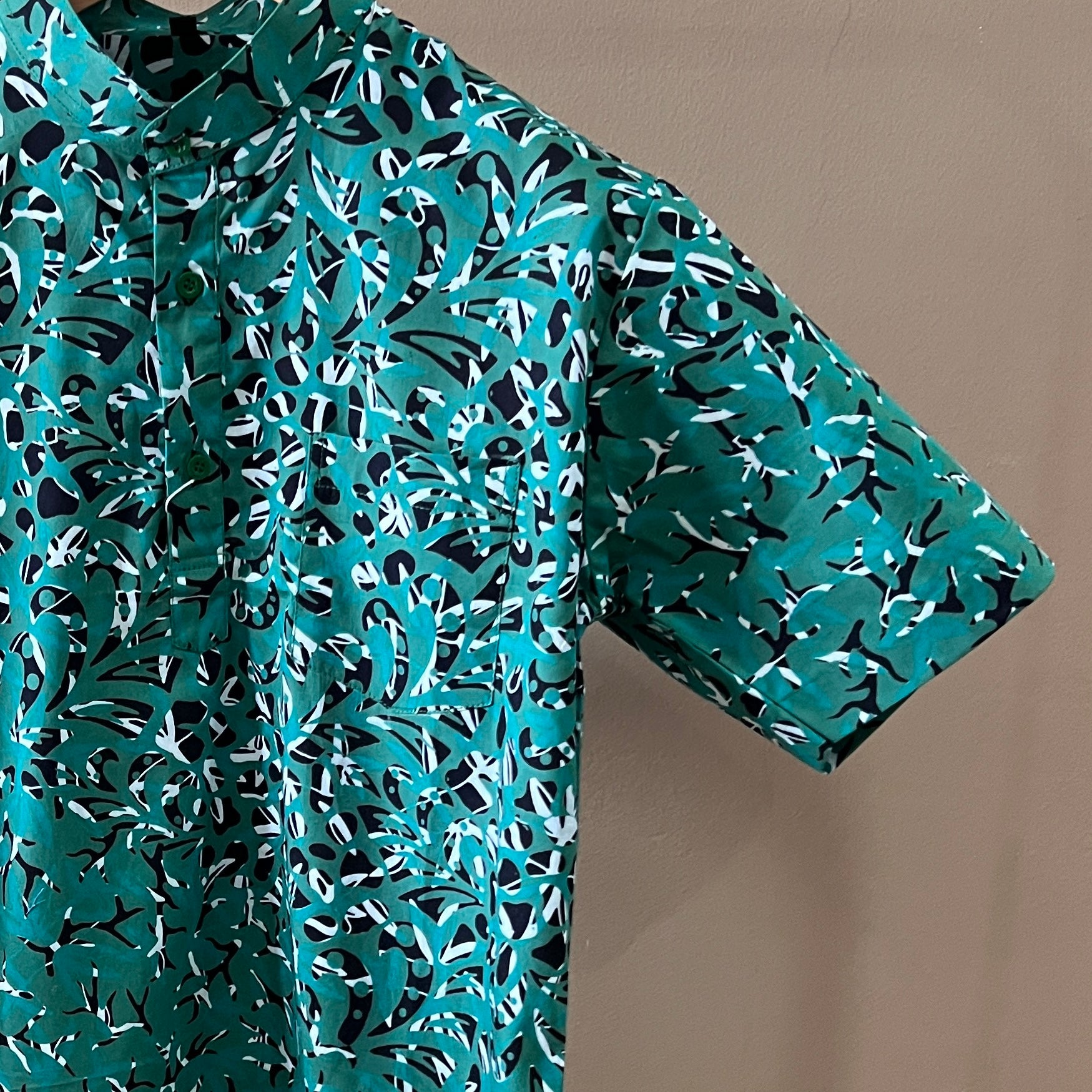 Batik Men's Mandarin Collar Shirt