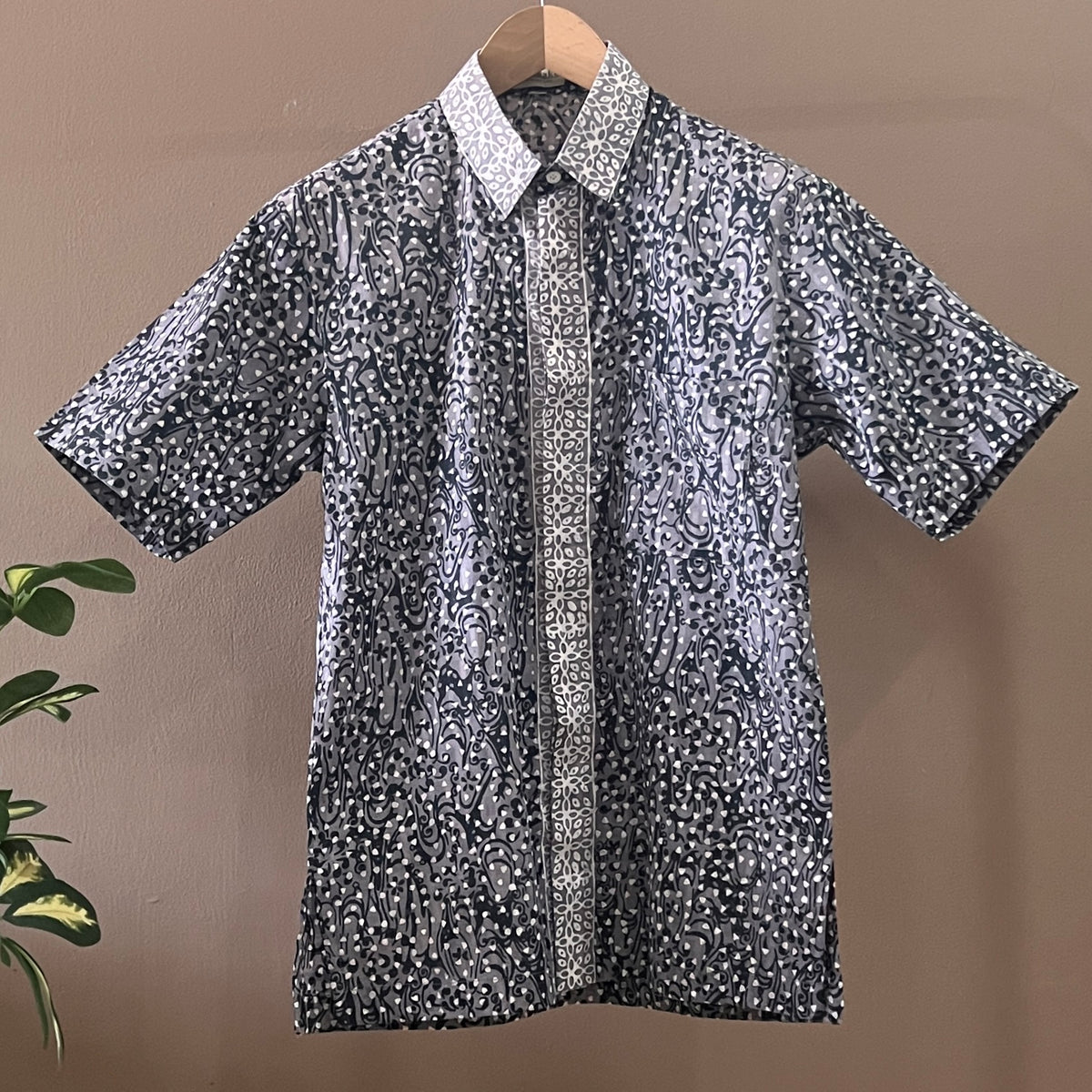 Men's Cotton Tenun Shirt - S