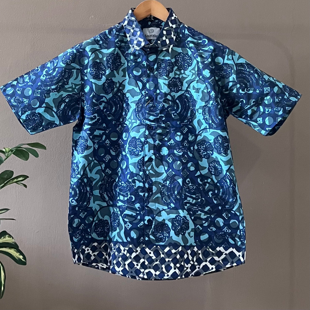 Batik Men's Short Sleeve Shirt