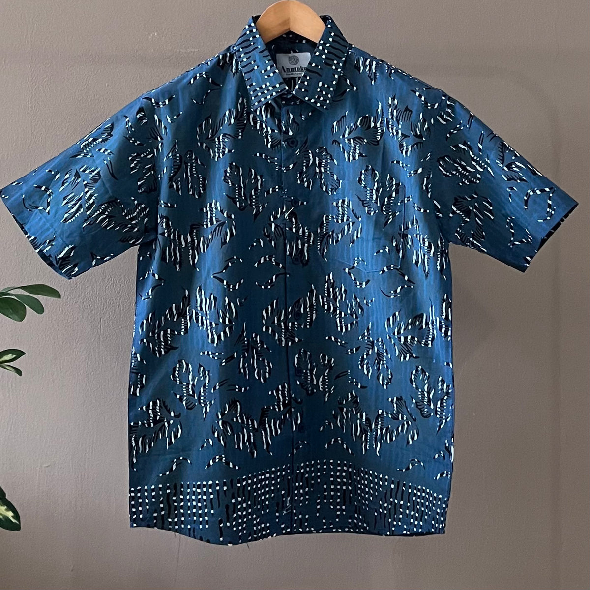 Batik Men's Short Sleeve Shirt