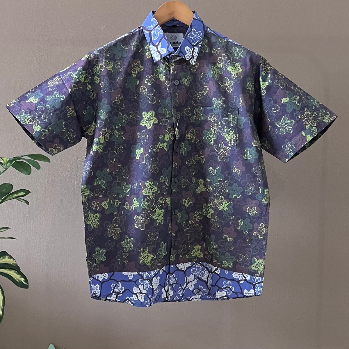 Batik Men's Short Sleeve Shirt