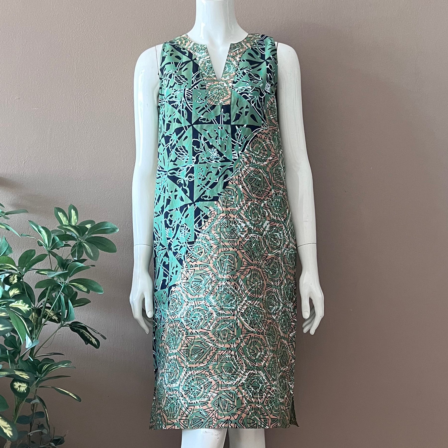 City Classic Sleeveless Batik Dress -XS