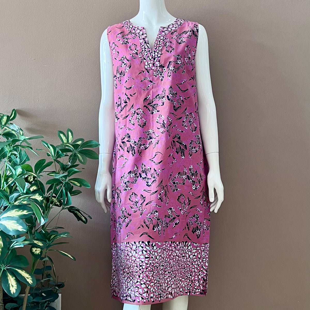 City Classic Sleeveless Batik Dress - XL