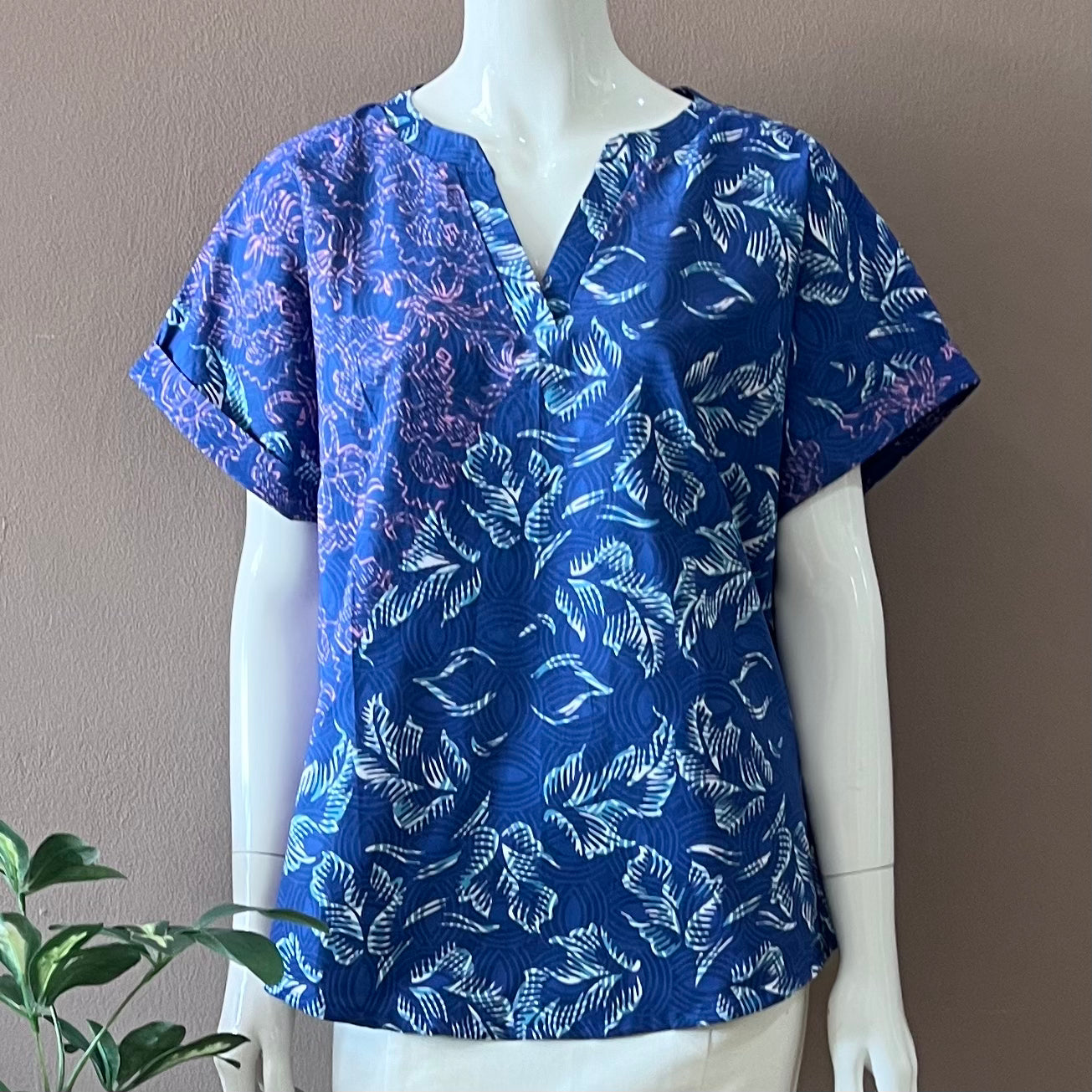 V Neck Short Sleeve Top - XL