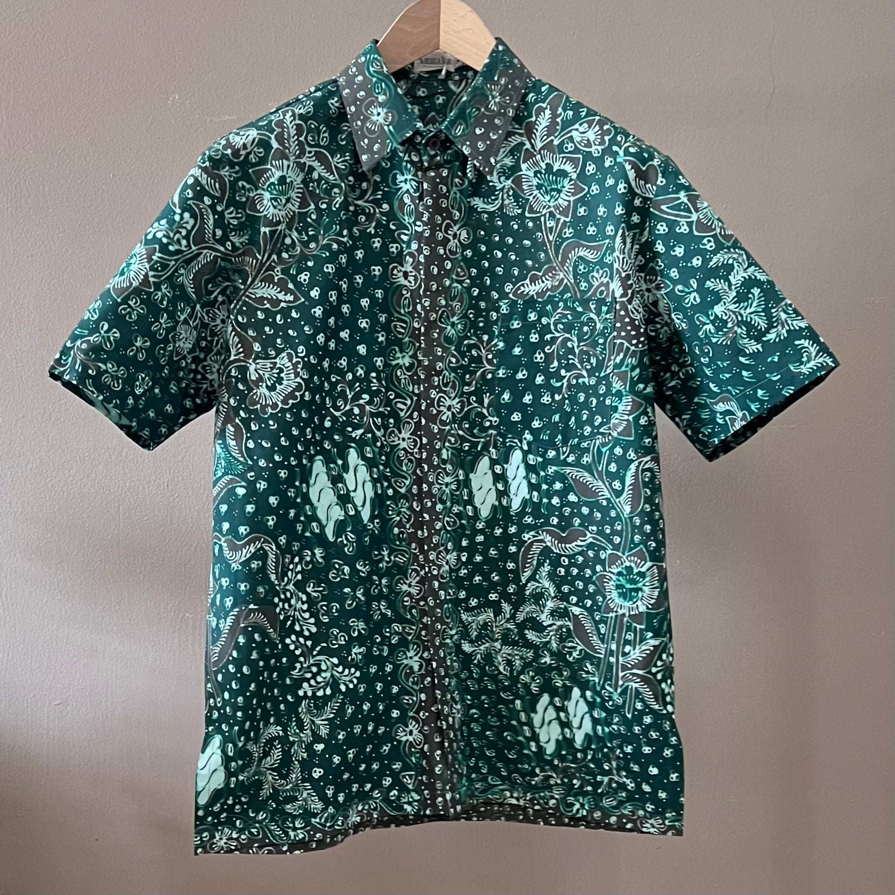 Premium Batik Tulis Select Men's Shirt - M