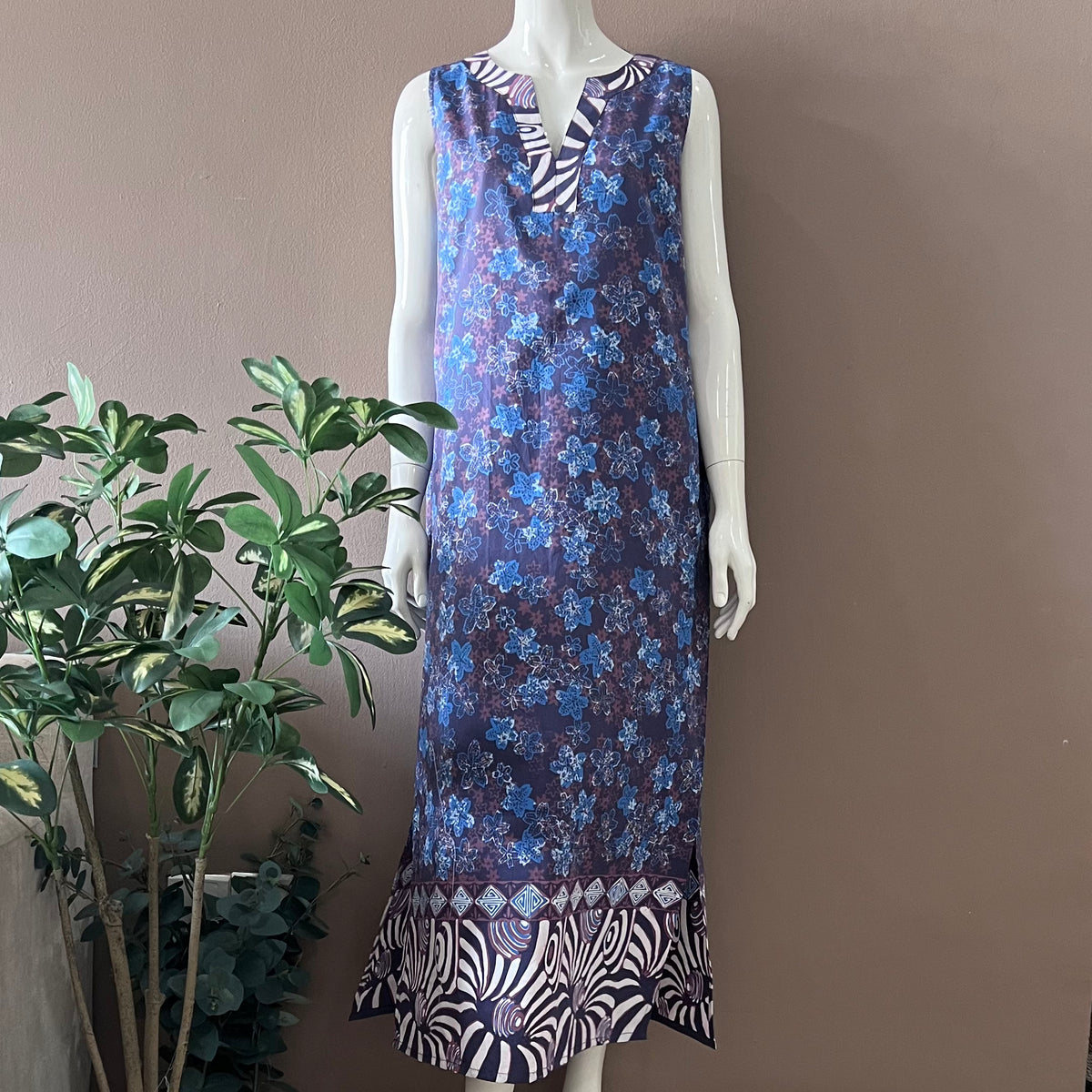 Classic Maxi Dress - L