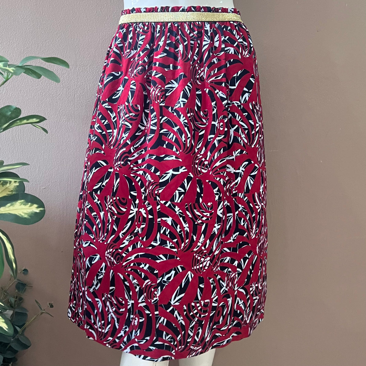 Elastic Waistband Skirt