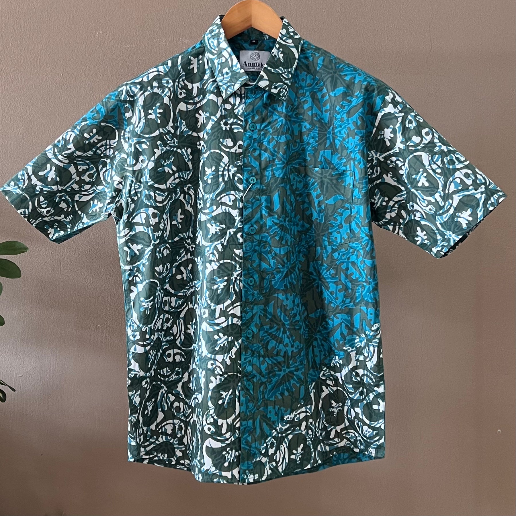 Batik Men's Short Sleeve Shirt