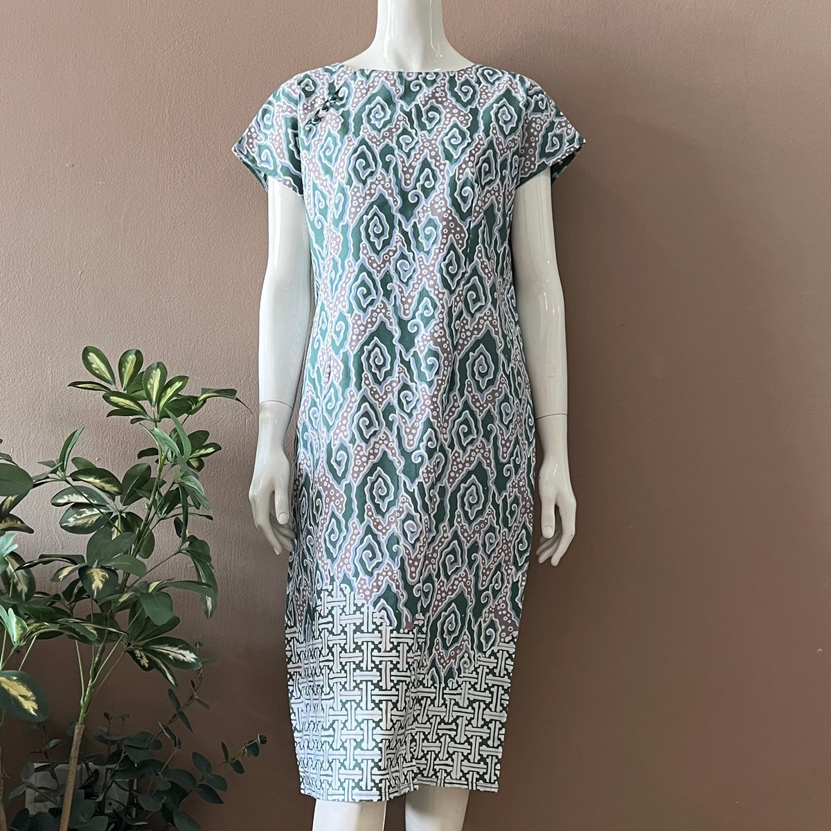 City Grace Slim Fit Dress - L