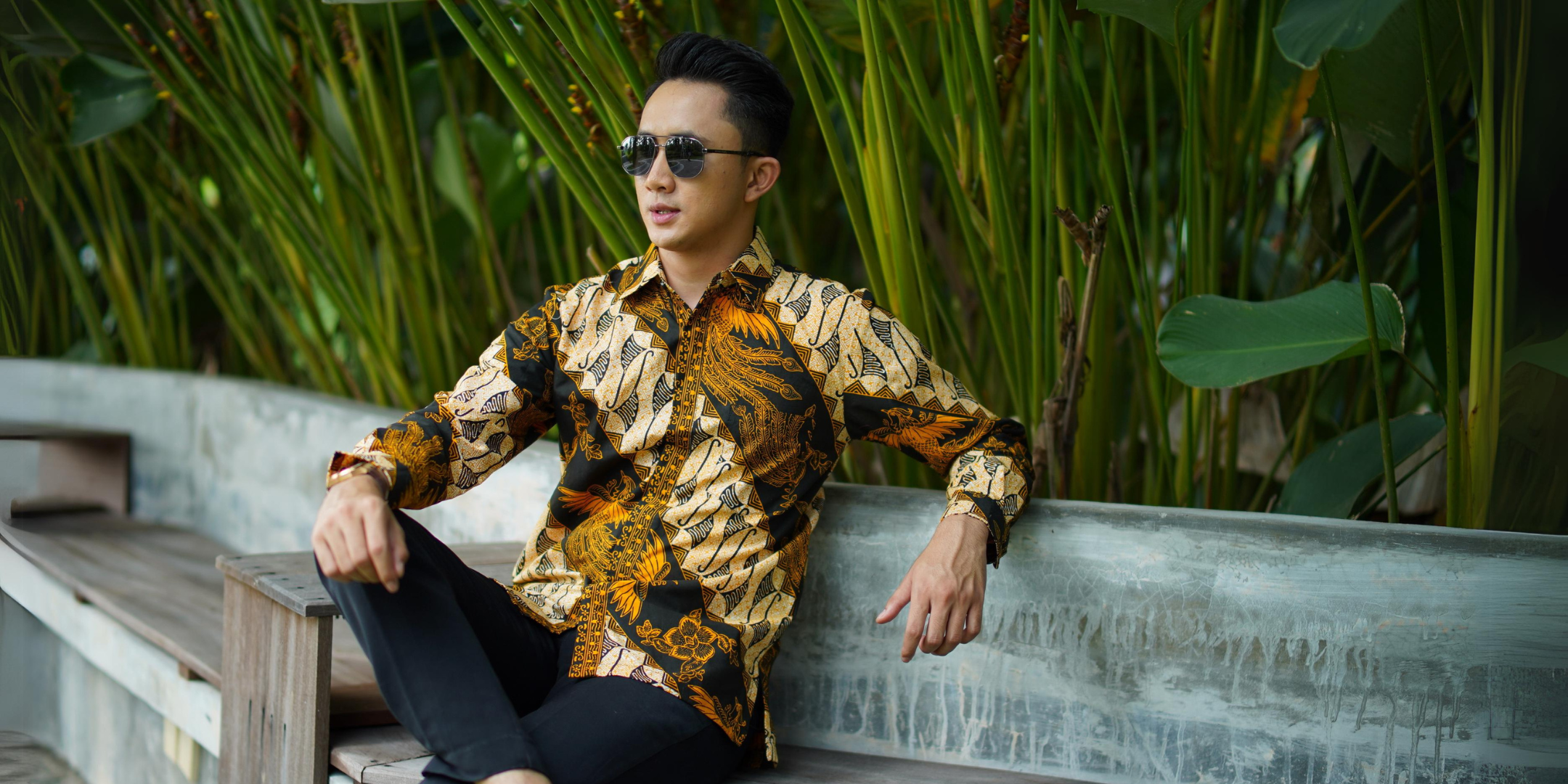 Men Gold and Black Modern Batik